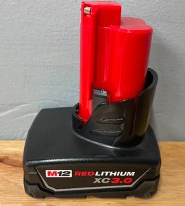 lot 118 image: Milwaukee Tools M12 12-Volt Lithium-Ion XC Extended Capacity Battery Pack 3.0A.