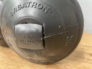 lot 43 image: Lot of 2 Hand Weights Dumbells