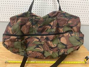 lot 15 image: BIG Camouflage Duffle Bag 28 Long