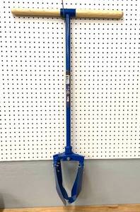 lot 2 image: Bon Tool Adjustable Manual Dirt Auger.