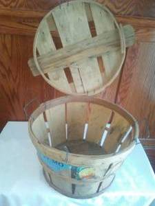 lot 1 image: Rare Bushel Basket and lid