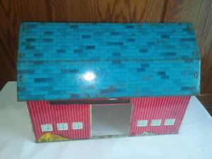 lot 3 image: Marx Vintage Metal Barn. Sunny field Farms (16 x 11 x 9.)