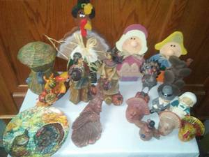 lot 45 image: Fall Harvest Lot. Knowles collector plate Big Lot. 2 boxes.