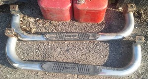 lot 98 image: LaVerne Step Bars