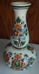 lot 123 image: Delft Polychra Vase #422