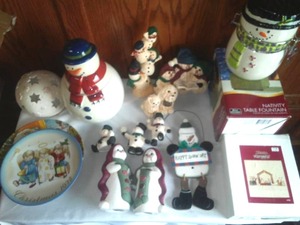 lot 130 image: Christmas snowman, plates and more 2 boxes.