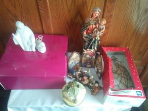 lot 133 image: Christmas nativity sets, about 12.