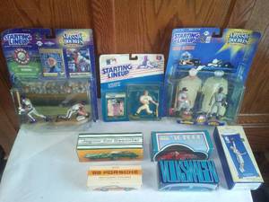 lot 145 image: Starting lineup Avon, Hallmark collectibles.