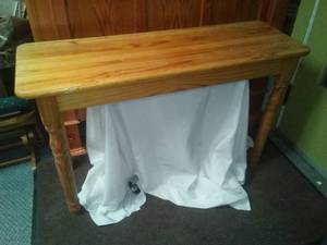 lot 169 image: Pine sofa Table.  (48 x 16 x 29)