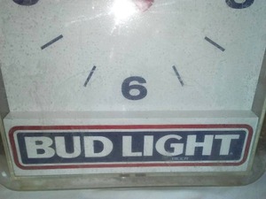 lot 182 image: Bud Light Clock.
