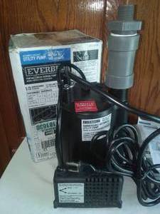 lot 187 image: Everbilt Submersible Pump