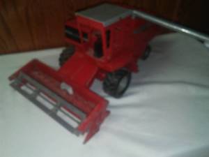 lot 248 image: Massey Ferguson combine 860.