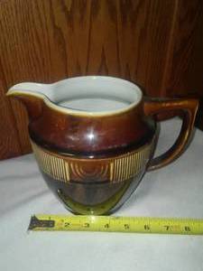 lot 250 image: Vintage. Ceramic. Pitcher Pottery- hall.