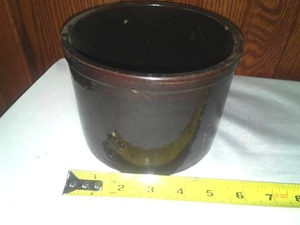 lot 253 image: MN stoneware Co. - open crock.