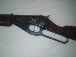 lot 266 image: Daisy Model 94 BB Gun