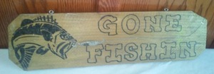 lot 286 image: Gone Fishing Sign.
