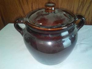 lot 311 image: Bean Pot with Cover  Stoneware.