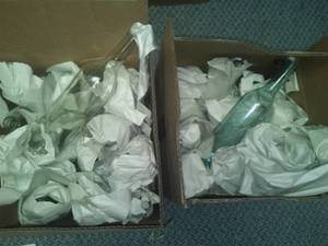 lot 318 image: 20 Glass Bottles  Clear and Green