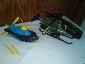 lot 756 image: GI Joe Submarine & Helicopter, with weapons and bombs.