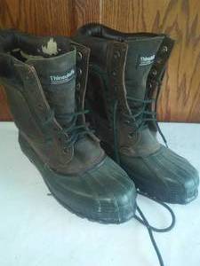 lot 290 image: Thinsulate Winter Boots, Size 9.