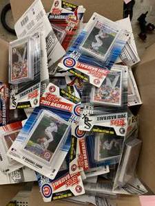 ASSORTED BASEBALL CARDS