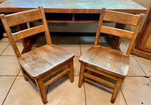 lot 7 image: AMAZING Vintage Kindergarten Table with 2 Chairs