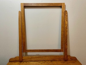 lot 12 image: Great Vintage Dresser