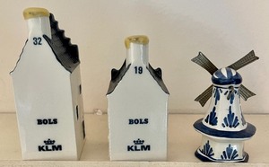 lot 23 image: 3 Delft Items