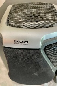 lot 88 image: Koss Top Loading CD, Cassette and AMFM Radio