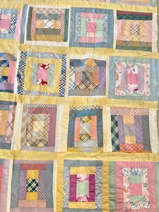 lot 107 image: Vintage Quilt Front