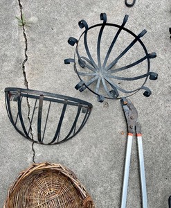 lot 131 image: Garden Hangers, Planters, Snap On Clipper and More