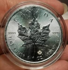 2015 CANADA $5 MAPLE LEAF 1 TROY OZ .9999 FINE SILVER IN AIRTITE