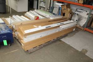 lot 202 image: Lot of (12) Light Fixtures (on 1 pallet)