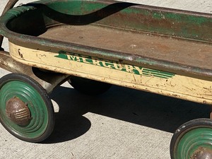lot 2 image: Antique 1940s Mercury Wagon by Murray Ohio Manufacturing Company