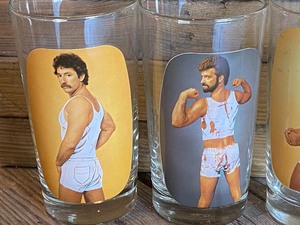 lot 43 image: Set of Four Male Vintage Strip Tease Highballs