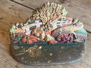 lot 46 image: Decorative Cast Iron Door Stop