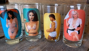 lot 69 image: Six Vintage Strip Tease Tumblers