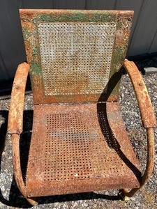 lot 76 image: Vintage Chippy Lawn Chair with Mesh Design