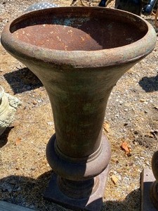lot 87 image: Pair of Metal Urns