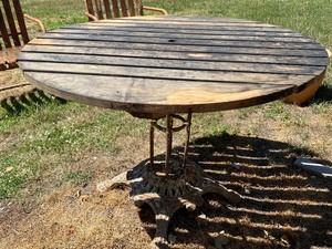 lot 95 image: Vintage Clawfoot Ornate Cast Iron Table Base w Wood Top