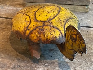 lot 108 image: Metal Garden Turtle