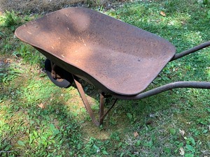lot 123 image: Vintage Rusty Wheelbarrow