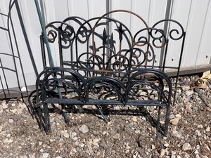lot 121 image: Wire Plant Trellis w Fencing