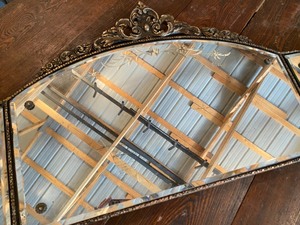 lot 176 image: Vintage Mirror