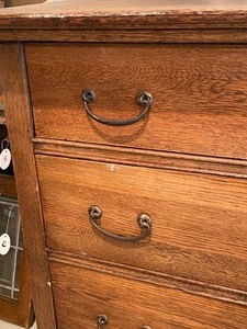 lot 178 image: Vintage Oak Dresser