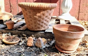 lot 238 image: Assorted Terracotta Planters