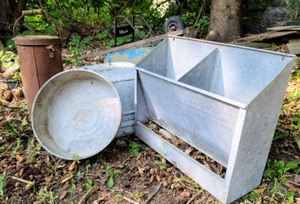 lot 243 image: Assorted Galvanized Items