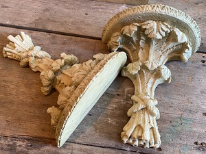 lot 208 image: Pair of Plate Wall Sconces