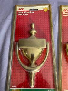 lot 133 image: Brass Door Knockers - 7 & 4 x2