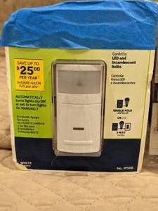 lot 27 image: 2 Leviton IPS06-1LW Decora Motion Sensor In-Wall Switches